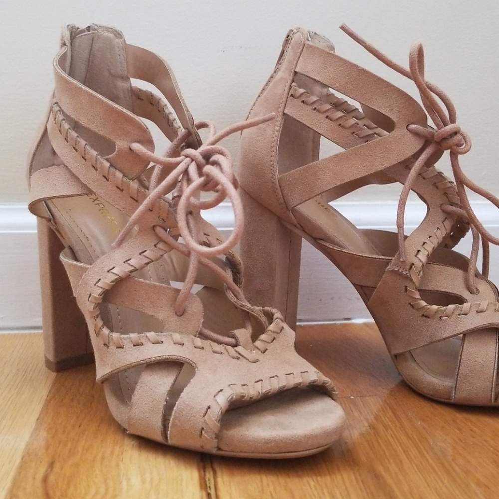 Express peep toe bootie
